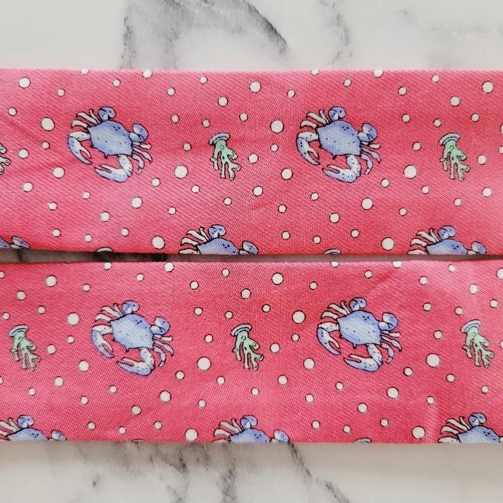 Lot of Two Novelty Print D-Ring Vineyard Vines Belts Small XS Golf Crabs Casual - Picture 9 of 15